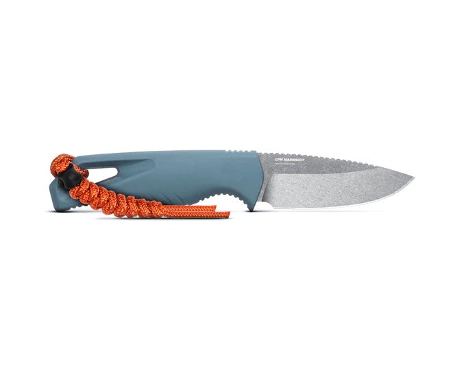 Benchmade 18050 Intersect kniv med fast MagnaCut drop point-blad i stonewash-finish og Depth Blue Santoprene-skæfte