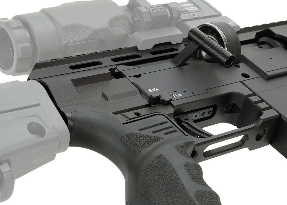 FX DRS Tactical 600 PCP-luftgevær i 4,5 mm med UG-1 greb og skinner i fuld længde